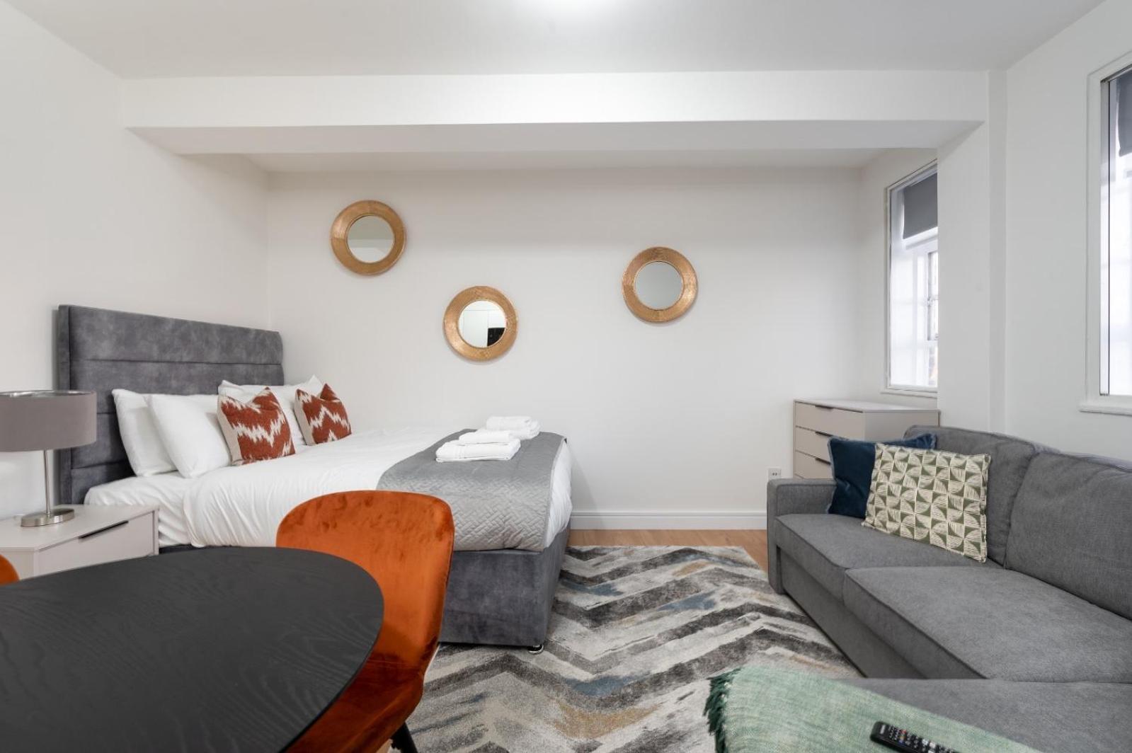Capital 817, Chelsea Cloisters Appartement